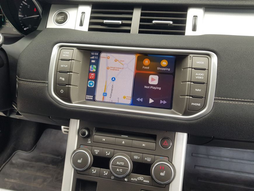 Εγκατάσταση Apple CarPlay και Android Auto στην εργοστασιακή οθόνη Range Rover Evoque 2016.