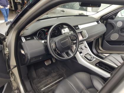 Εγκατάσταση Apple CarPlay και Android Auto στην εργοστασιακή οθόνη Range Rover Evoque 2016.