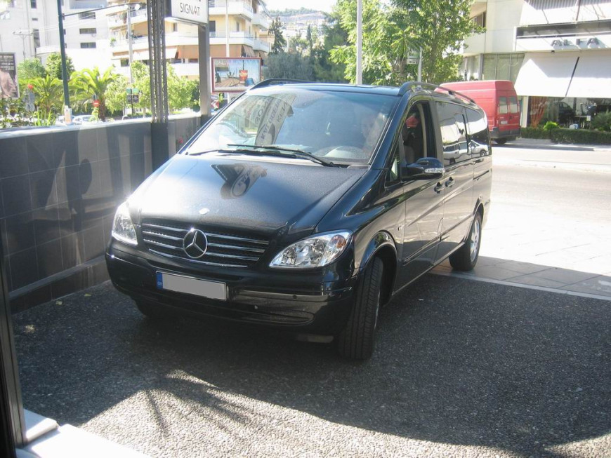 Εγκατάσταση Car Cinema και συστήματος πλοήγησης Kenwood DNX-7200 με εξοπλισμό Audiovox σε Mercedes Viano.