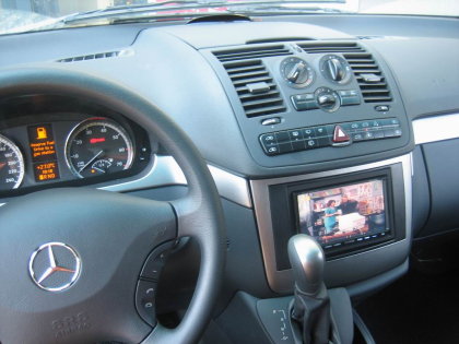 Εγκατάσταση Car Cinema και συστήματος πλοήγησης Kenwood DNX7200 με εξοπλισμό Audiovox σε Mercedes Viano 3.0.