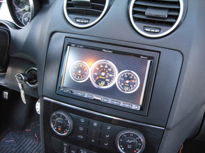 Εγκατάσταση Car Cinema & Navigation Pioneer AVIC-HD3BT σε Mercedes ML 350 Brabus.