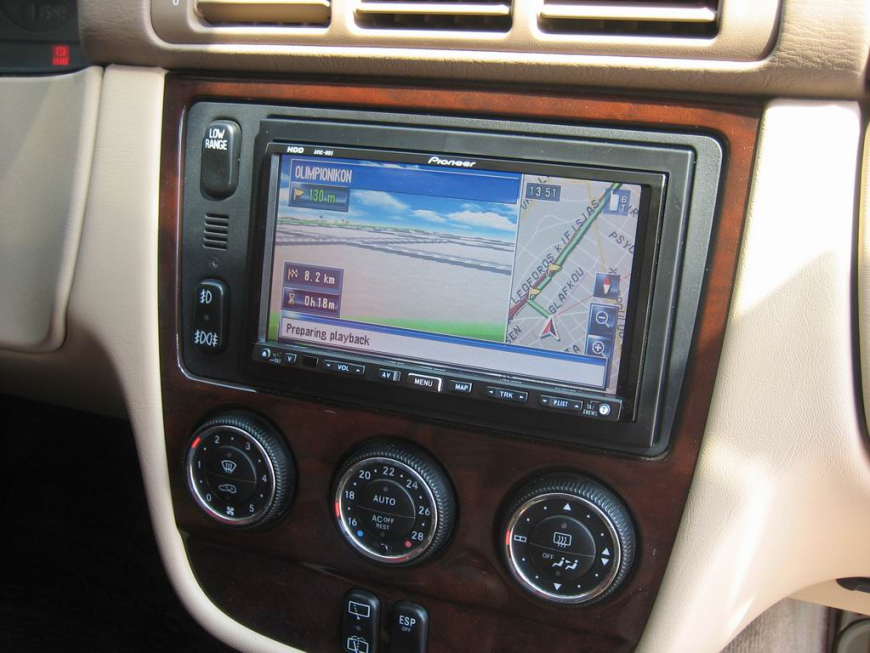 Εγκατάσταση Car Cinema Navigation Pioneer AVIC-HD3BT σε Mercedes ML 320.