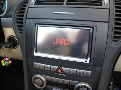 Εγκατάσταση Car Cinema JVC AVX800 σε Mercedes SLK (R171).