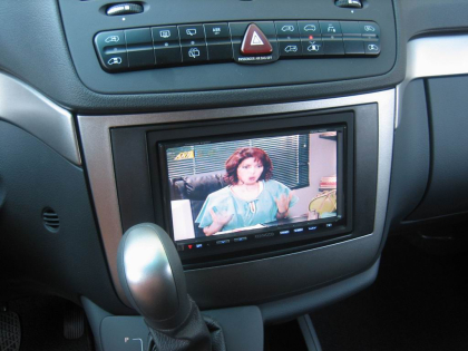 Εγκατάσταση Car Cinema και συστήματος πλοήγησης Kenwood DNX7200 με εξοπλισμό Audiovox σε Mercedes Viano 3.0.