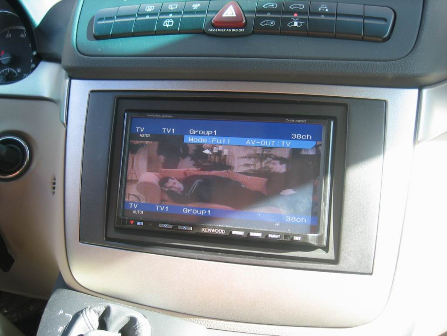 Εγκατάσταση Car Cinema και συστήματος πλοήγησης Kenwood DNX-7200 με εξοπλισμό Audiovox σε Mercedes Viano.