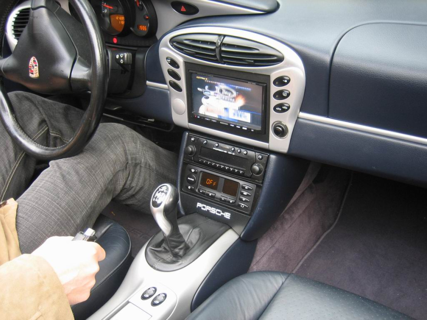 Εγκατάσταση Car Cinema Kenwood DDX-7029 σε Porsche Boxter. 