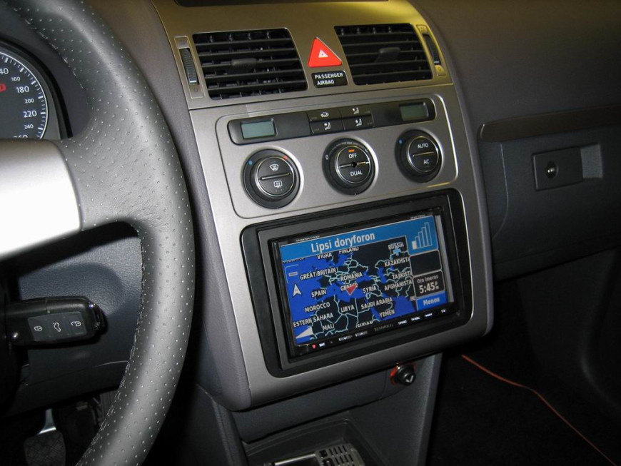 Εγκατάσταση Car Cinema Navigation Kenwood DNX7200 σε Volkswagen Cross Touran.