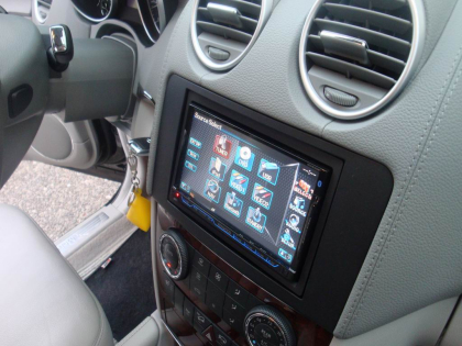 Εγκατάσταση Kenwood DDX8022BT και σύστημα πίσω οθονών Alpine σε Mercedes GL 500.