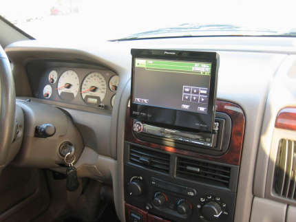 Εγκατάσταση Pioneer AVH-5900DVD σε Grand Cherokee.