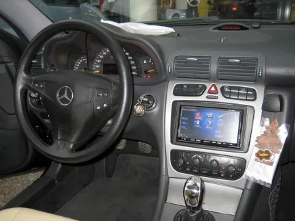 Εγκατάσταση Car Cinema & Navigation Kenwood DNX7200 σε Mercedes C200 Sports Coupe (W203).