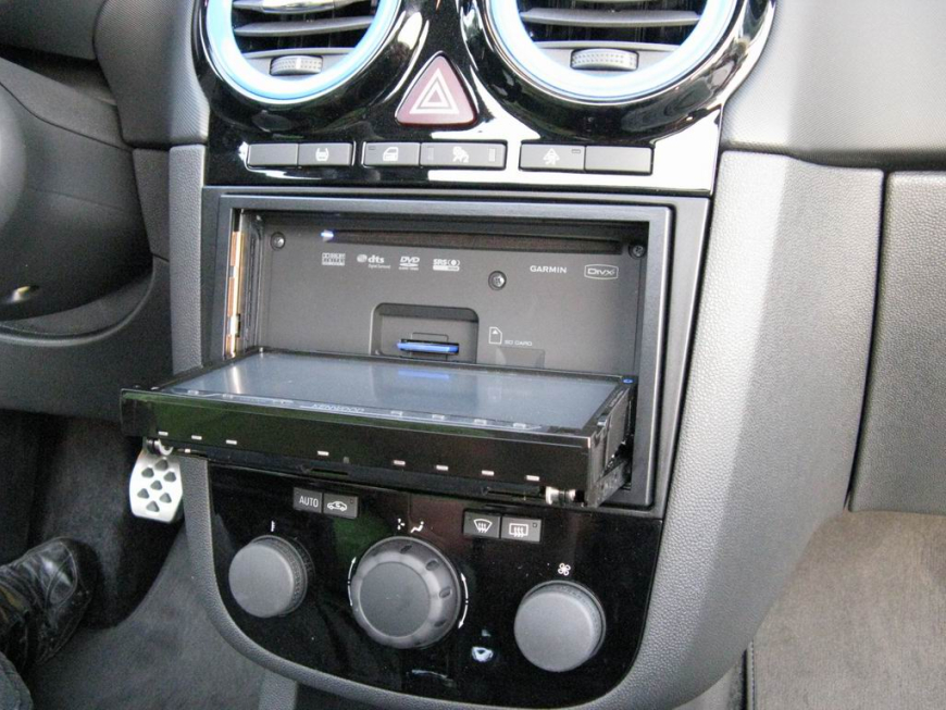 Εγκατάσταση οθόνης 2Din Kenwood σε Opel Corsa OPC