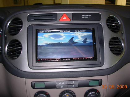 Εγκατάσταση Car Cinema Navigation Kenwood DDX8024BT με Navibox σε Volkswagen Tiguan