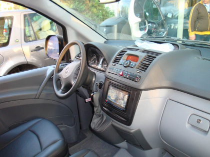 Εγκατάσταση Kenwood DNX8220BT & Πίσω Οθόνες Caliber σε Mercedes Viano.