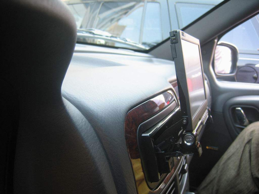 Εγκατάσταση Car Cinema Navigation – Kenwood KVT-729 σε Grand Cherokee.