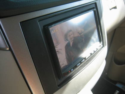 Εγκατάσταση Car Cinema και συστήματος πλοήγησης Kenwood DNX-7200 με εξοπλισμό Audiovox σε Mercedes Viano.