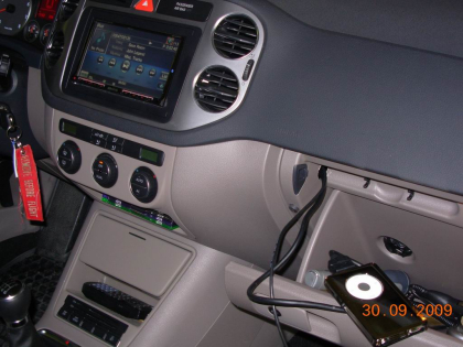 Εγκατάσταση Car Cinema Navigation Kenwood DDX8024BT με Navibox σε Volkswagen Tiguan