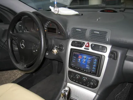 Εγκατάσταση Car Cinema & Navigation Kenwood DNX7200 σε Mercedes C200 Sports Coupe (W203).