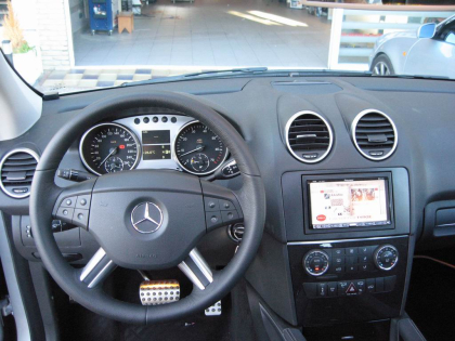 Εγκατάσταση Car Cinema & Navigation Pioneer AVIC-HD3BT σε Mercedes ML 350 Brabus.