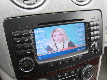 Εγκατάσταση Video Input και TV Tuner σε Mercedes ML 350.