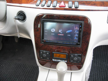 Εγκατάσταση Kenwood DNX8220BT με Custom πολυεστερική κατασκευή πλαισίου σε Mercedes S-Class W220.