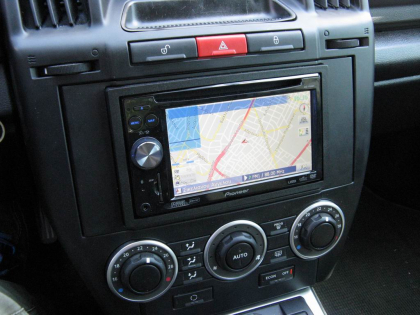 Εγκατάσταση NavGate Pioneer AVIC-F900BT Navigation & Car Cinema σε Land Rover Freelander 2.