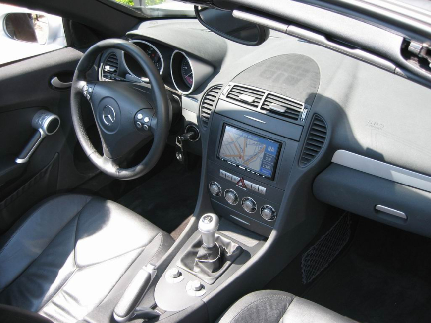 Εγκατάσταση Car Cinema & Navigation Kenwood DNX7200 σε Mercedes SLK (R171).