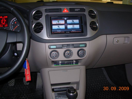 Εγκατάσταση Car Cinema Navigation Kenwood DDX8024BT με Navibox σε Volkswagen Tiguan