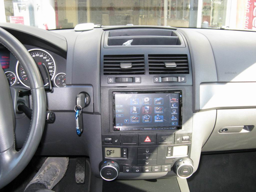 Εγκατάσταση Car Cinema Navigation Kenwood DNX8220BT σε Volkswagen Touareg.