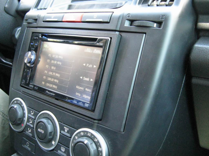 Εγκατάσταση NavGate Pioneer AVIC-F900BT Navigation & Car Cinema σε Land Rover Freelander 2.
