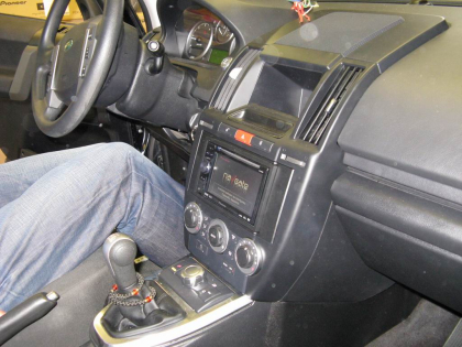 Εγκατάσταση NavGate Pioneer AVIC-F900BT Navigation & Car Cinema σε Land Rover Freelander 2.