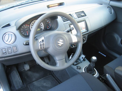 Εγκατάσταση Car Cinema Navigation Kenwood DDX-6029 σε Suzuki Swift