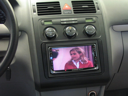 Εγκατάσταση Car Cinema Kenwood DDX-7025 με ETON σε Volkswagen Touran.