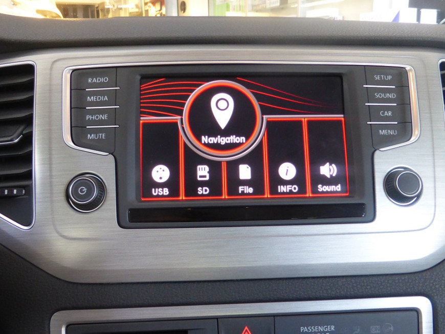 Εγκατάσταση Navigation και Multimedia της Adaptive σε Volkswagen Golf 7 του 2015.