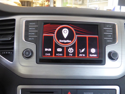 Εγκατάσταση Navigation και Multimedia της Adaptive σε Volkswagen Golf 7 του 2015.