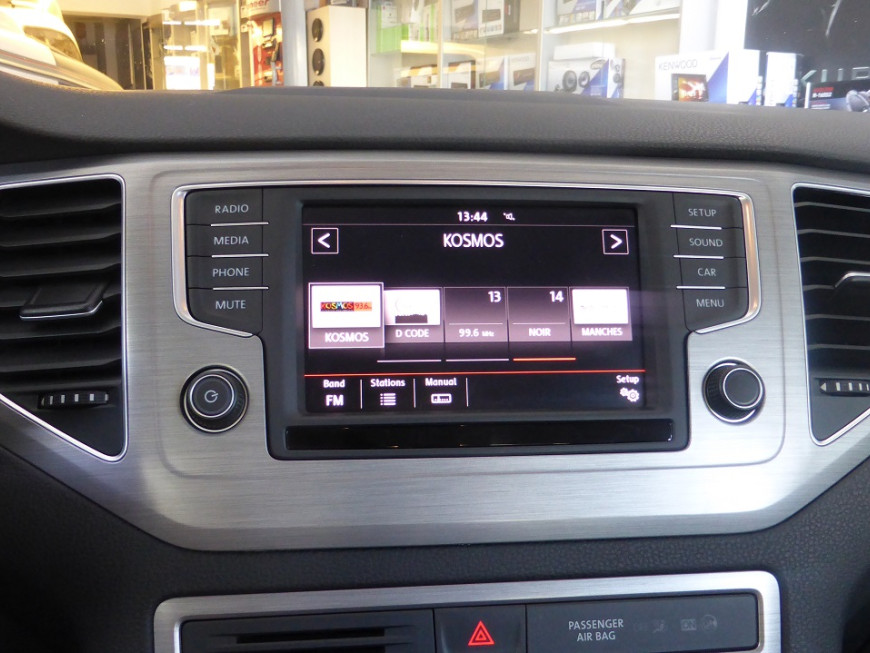 Εγκατάσταση Navigation και Multimedia της Adaptive σε Volkswagen Golf 7 του 2015.