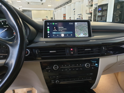 Εγκατάσταση Wireless CarPlay, Android Auto, Rear Camera & Media Player σε BMW X5 F15 (2017).