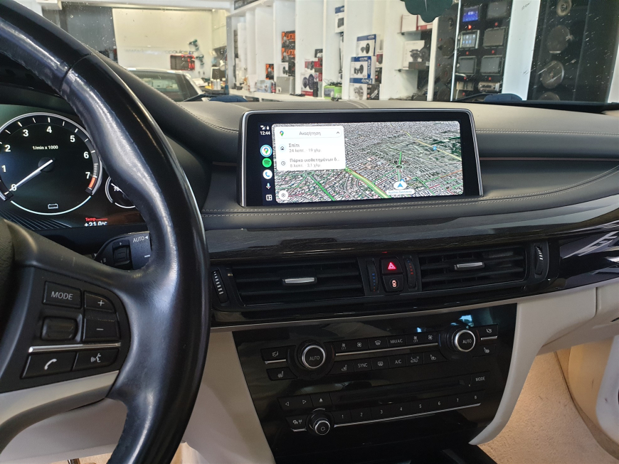 Εγκατάσταση Wireless CarPlay, Android Auto, Rear Camera & Media Player σε BMW X5 F15 (2017).