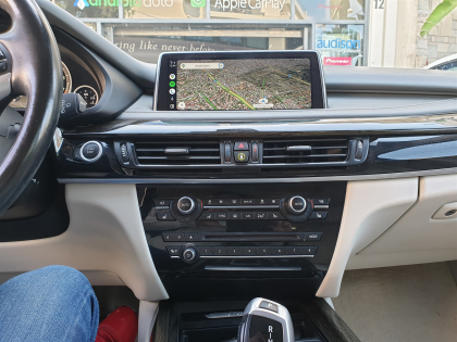 Εγκατάσταση Wireless CarPlay, Android Auto, Rear Camera & Media Player σε BMW X5 F15 (2017).