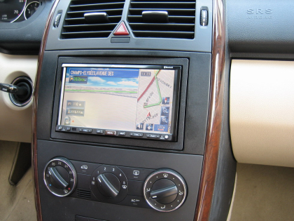 Εγκατάσταση Pioneer AVIC-HD1BT και σύστημα πίσω οθονών Macrom σε Mercedes A 170.