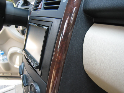 Εγκατάσταση Pioneer AVIC-HD1BT και σύστημα πίσω οθονών Macrom σε Mercedes A 170.