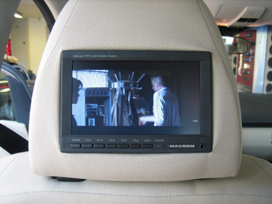 Εγκατάσταση Pioneer AVIC-HD1BT και σύστημα πίσω οθονών Macrom σε Mercedes A 170.