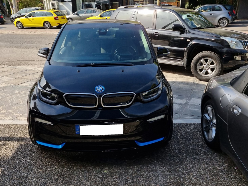 Εγκατάσταση Wireless CarPlay, Android Auto, Rear Camera & Media Player σε BMW i3.