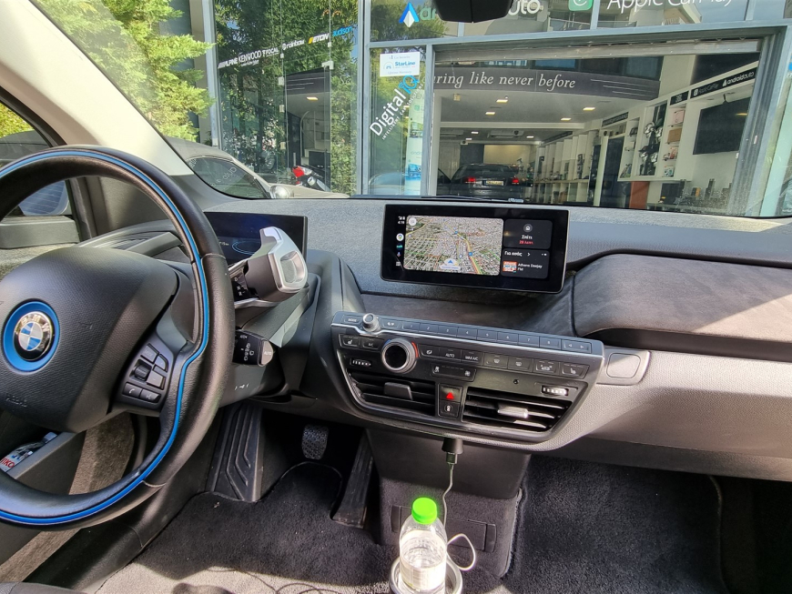 Εγκατάσταση Wireless CarPlay, Android Auto, Rear Camera & Media Player σε BMW i3.