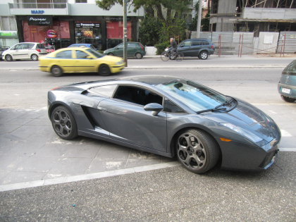 Εγκατάσταση 2Din Kenwood οθόνης,Rear Camera & Ηχητική αναβάθμιση σε Lamborghini Gallardo 