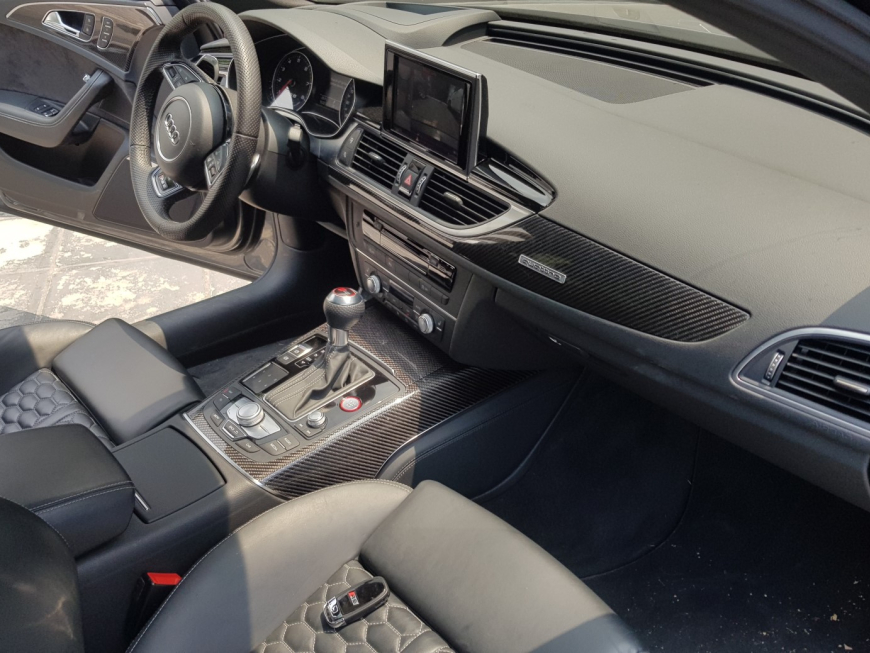 Εγκατάσταση εργοστασιακών καμερών εμπροσθοπορείας και οπισθοπορείας σε Audi RS6