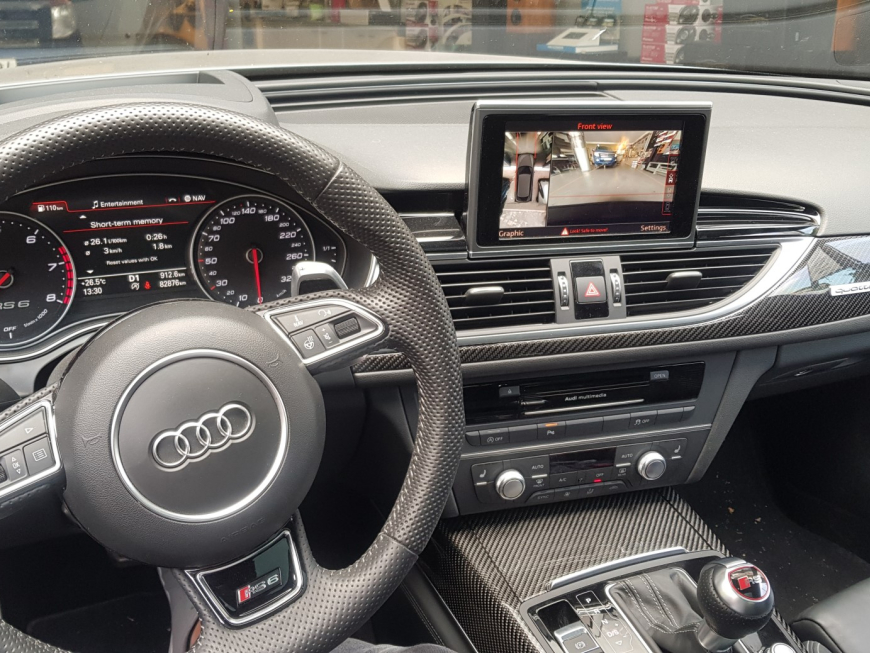 Εγκατάσταση εργοστασιακών καμερών εμπροσθοπορείας και οπισθοπορείας σε Audi RS6