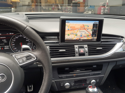 Εγκατάσταση εργοστασιακών καμερών εμπροσθοπορείας και οπισθοπορείας σε Audi RS6