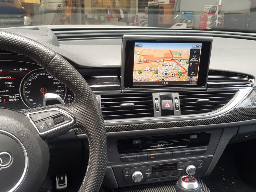 Εγκατάσταση εργοστασιακών καμερών εμπροσθοπορείας και οπισθοπορείας σε Audi RS6