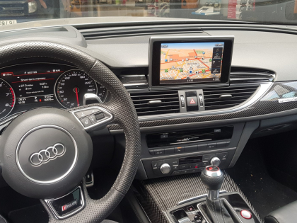 Εγκατάσταση εργοστασιακών καμερών εμπροσθοπορείας και οπισθοπορείας σε Audi RS6