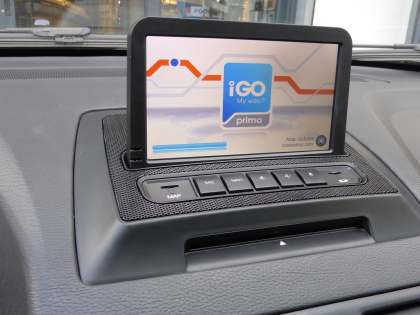 Εγκατάσταση οθόνης και κάμερας οπισθοπορείας σε Volvo XC90